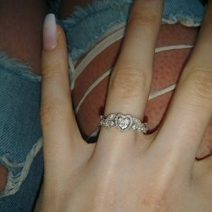 10k white gold promise/engagement ring
